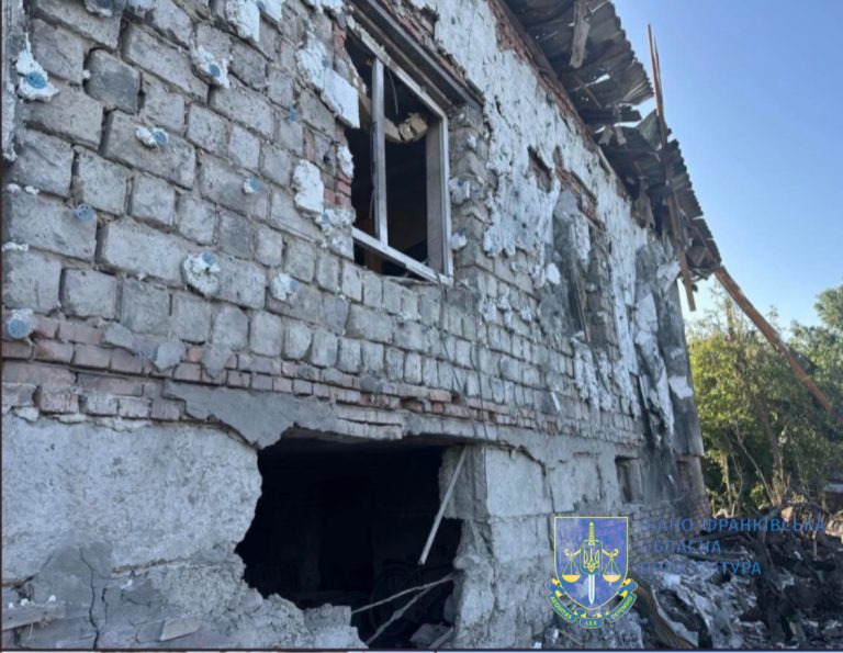 На Франківщині внаслідок масованої атаки постраждали четверо цивільних, серед них – 11-річна дитина 9 173C63A1 02E3 4B7A B2C1 083DBB7C6AF6