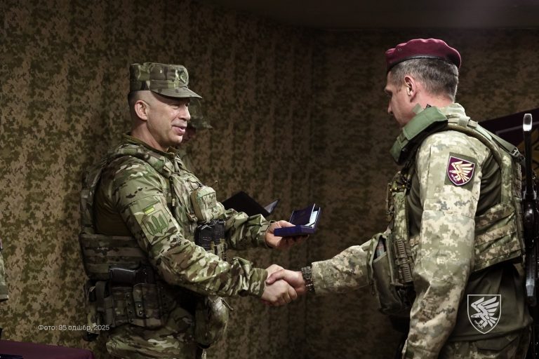 Сирський нагородив воїна з Франківщини "Золотим хрестом" (ФОТО) 5 514395881 1166600508830373 3594518492280908276 n