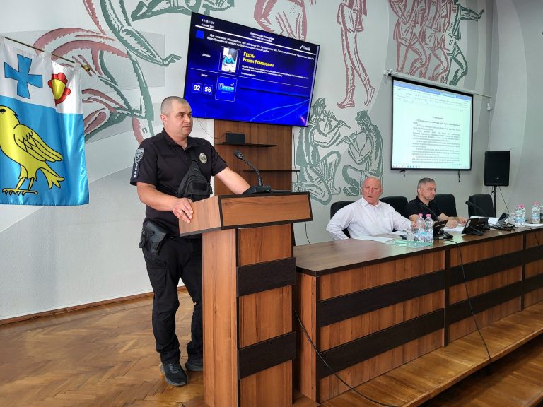 У Бурштині депутати виступили проти посади поліцейського офіцера громади