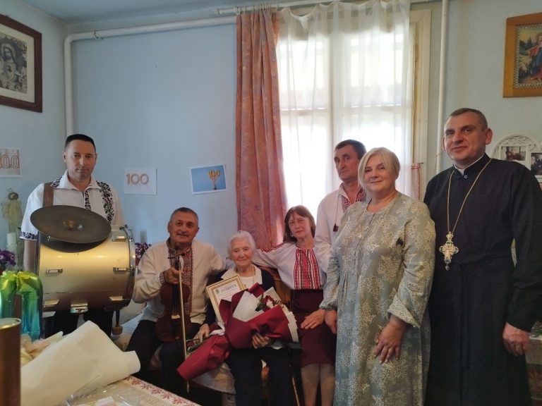 Жителька Прикарпаття відсвяткувала 100-літній ювілей (ФОТО) 12 516738480 122134324262701970 189803666337249183 n