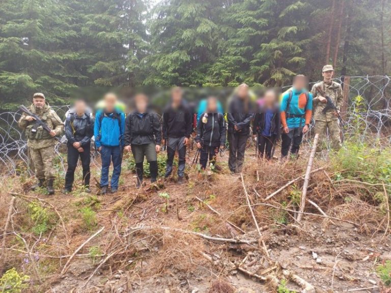 Туристи з Чехії не помітили як перетнули український кордон (ФОТО)
