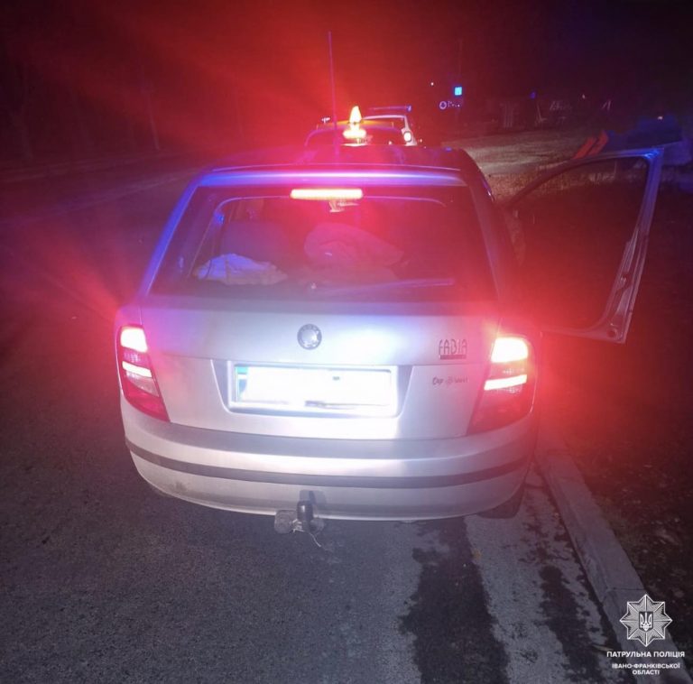 У Франківську патрульні зупинили п'яного водія з підпробленим посвідченням (ФОТО) 12 522713394 1194992776001665 8572776281537617050 n 1