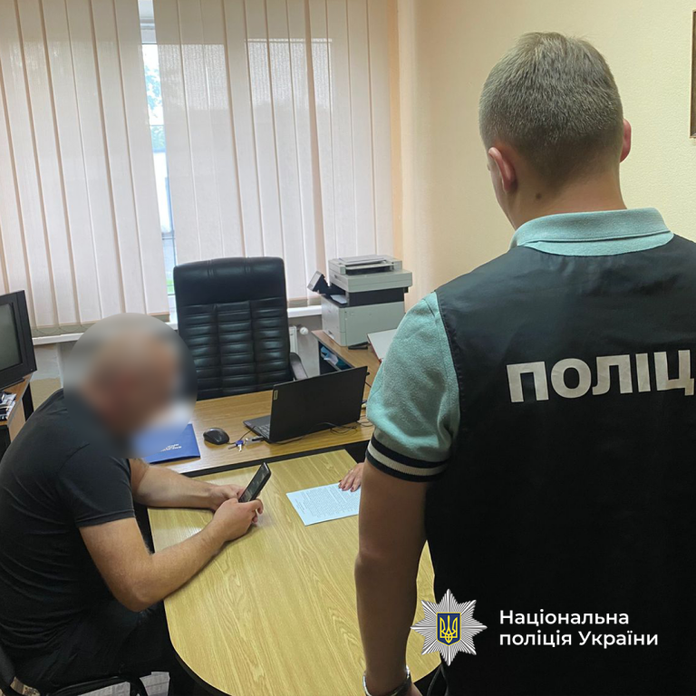 Депутат з Хмельниччини "забув" задекларувати літак (ФОТО) 7 688874eea6c2f689332451