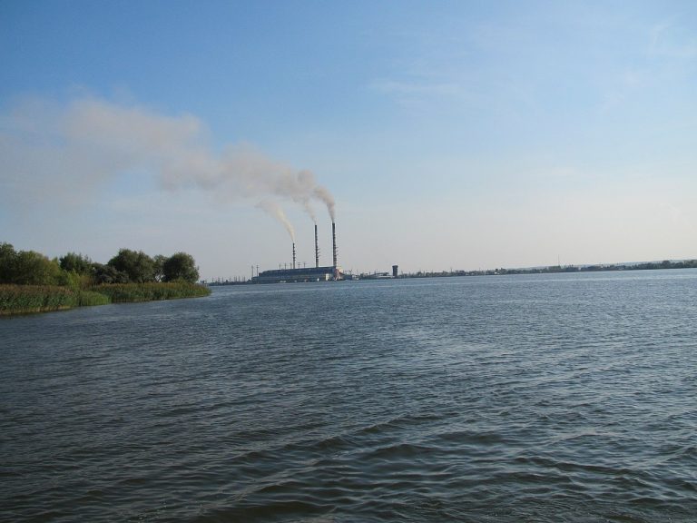 На Прикарпатті на водосховищі шукають тіло чоловіка: що відомо 2 Burshtynske vodoshovyshhe