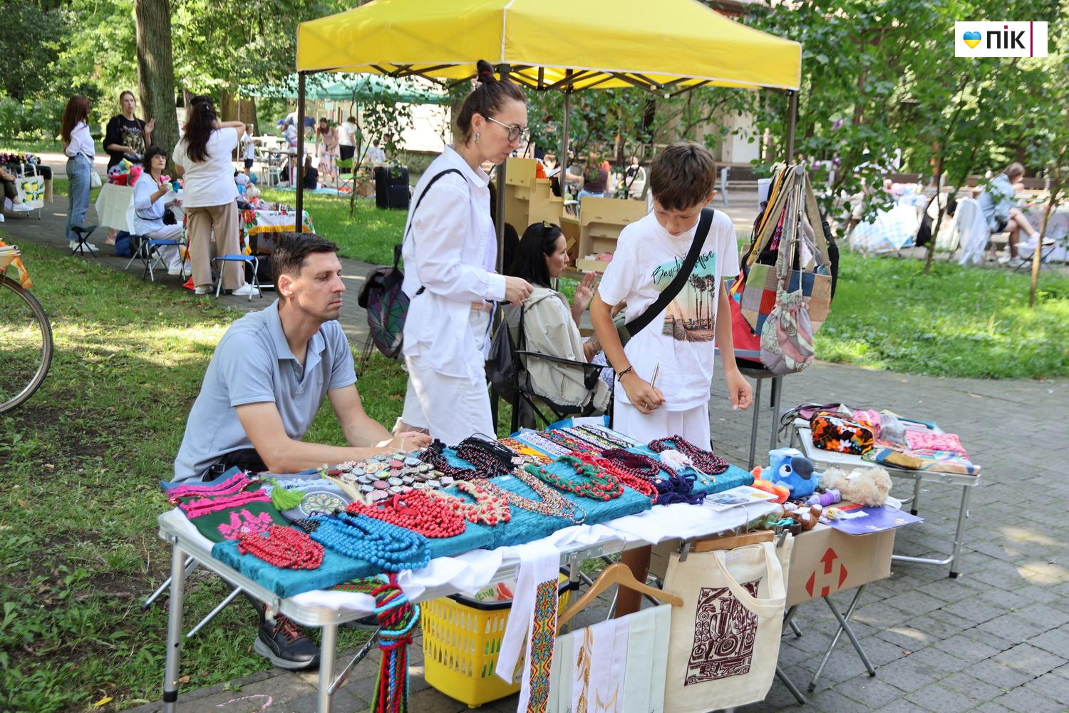 "Суботня погулька в парку": у Франківську відбулося свято на підтримку ЗСУ (ФОТО) 23 IMG 8584 resize