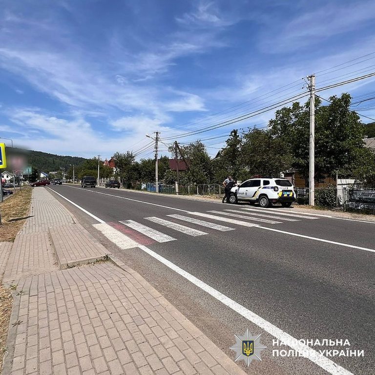 В Яремче неповнолітній водій мотоцикла збив жінку-пішохода (ФОТО) 4 dtp iaremce