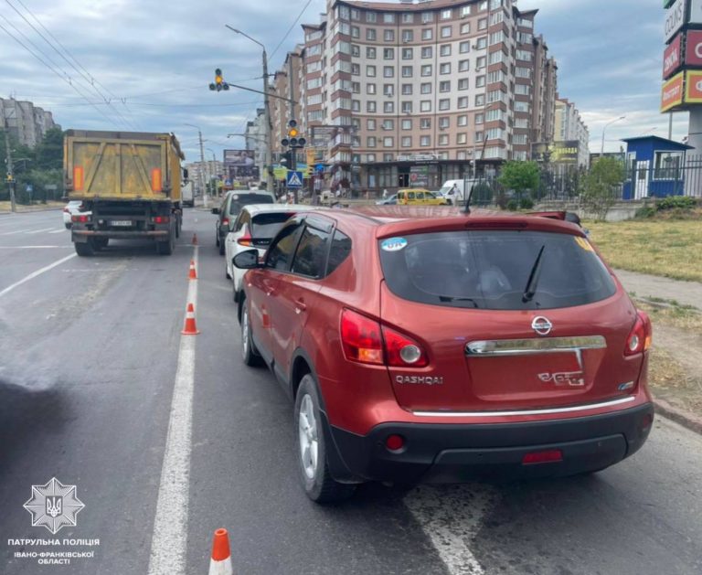 У Франківську п'яний водій вчинив ДТП за участі трьох автівок (ФОТОФАКТ) 9 photo 2025 07 10 15 36 39