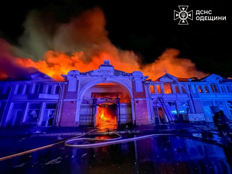 Масована атака дронами по Одесі: зруйновані будинки, є постраждалі (ФОТО) 11 photo 2025 07 24 05 32 09