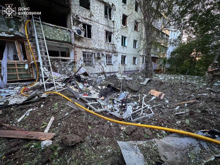 У Чернівцях зросла кількість постраждалих внаслідок російського удару 13 photo 5445264159433422224 y