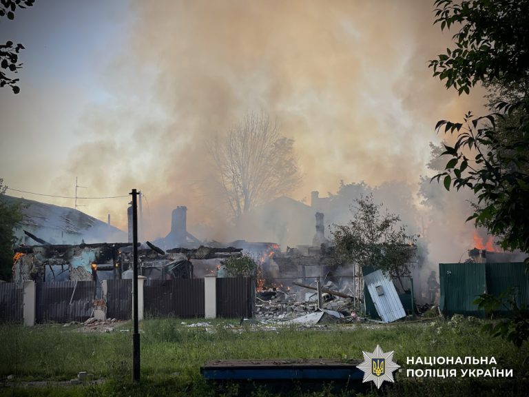 російська атака по Сумщині: пошкоджені багатоповерхівки, є загиблі (ФОТО) 6 v82 42863f898526c89239cdb19b1e49713c