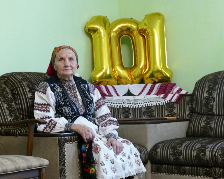 Заплітала послання УПА у волосся: Марія Родзінська з Калущини відзначила 101 день народження 6 515507047 803987262152776 720789528769825466 n 1 e1755846108436