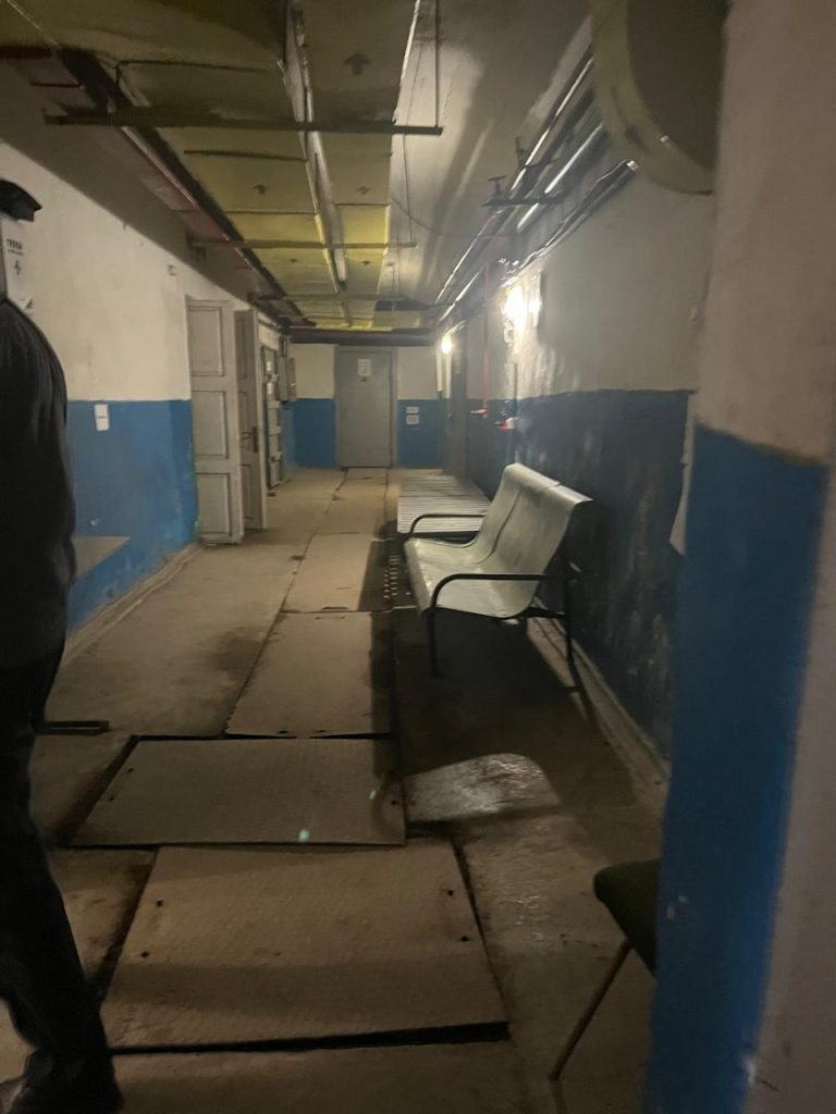 Пліснява, сирість та протерміновані медикаменти: у Франківську перевірили укриття (ФОТО) 12 532399014 1196687842492864 3135529820248982725 n