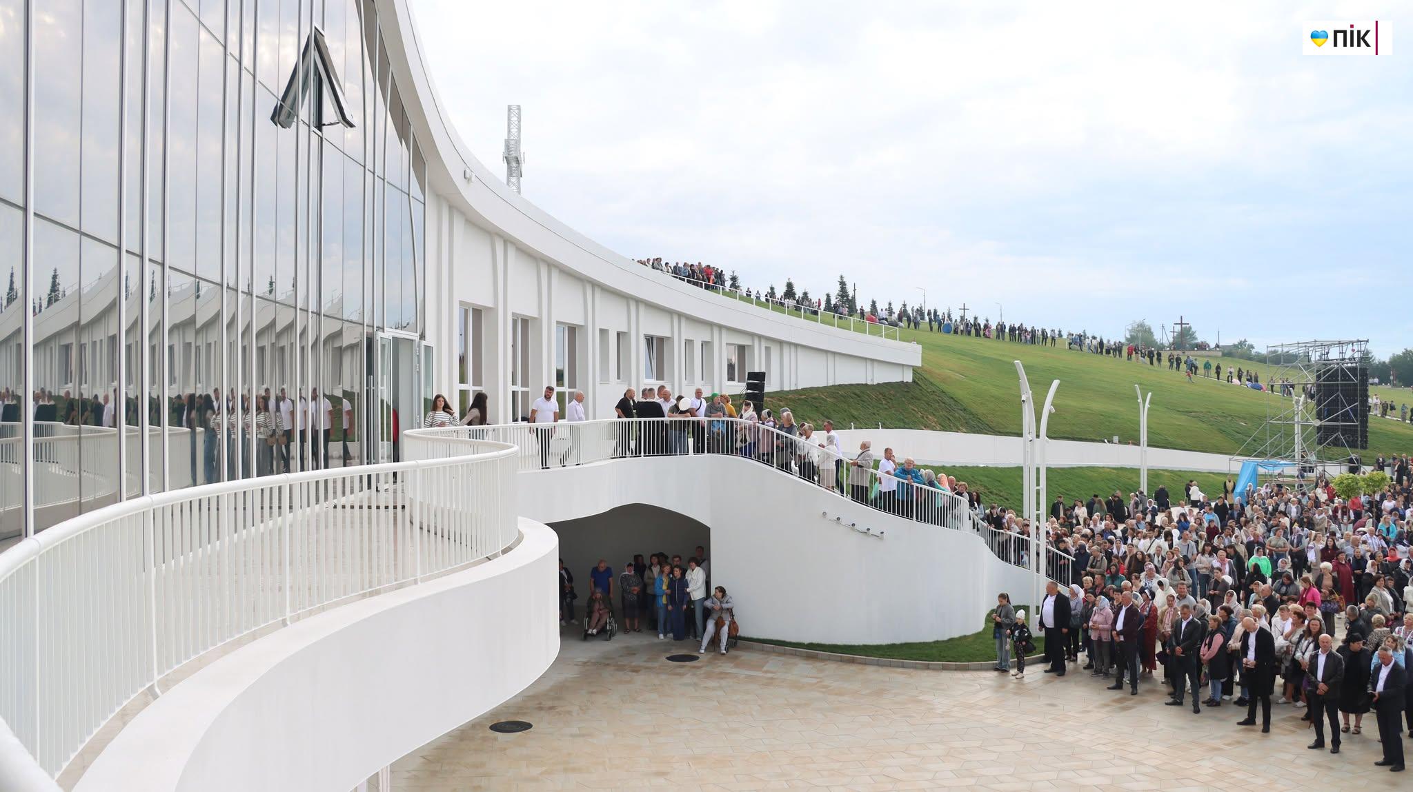 У Старуні освятили перший в Україні храм УГКЦ з підземною базилікою (ФОТОРЕПОРТАЖ) 12 533189982 3369965316496171 6594406962113550390 n