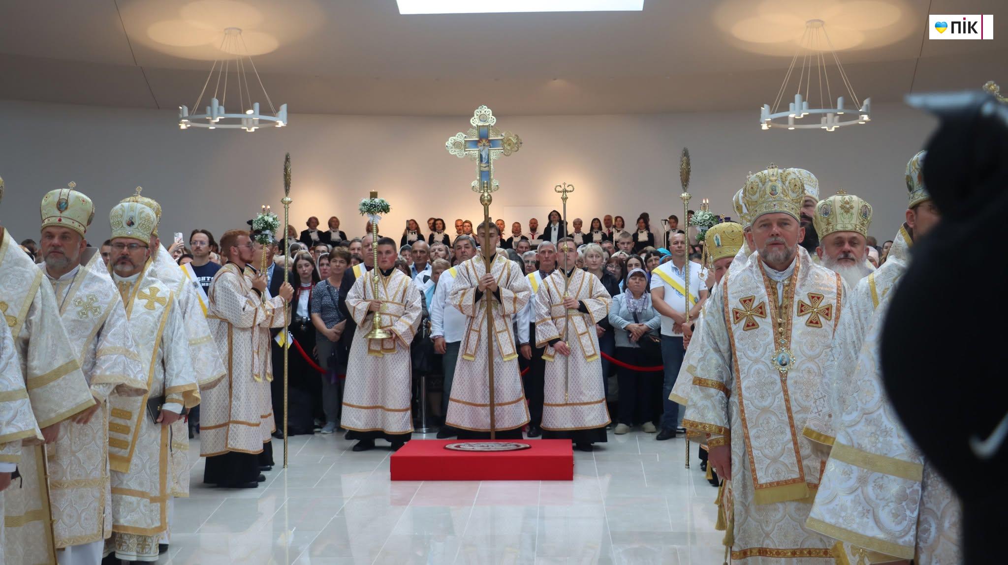 У Старуні освятили перший в Україні храм УГКЦ з підземною базилікою (ФОТОРЕПОРТАЖ) 14 533397883 1270395174356300 8617877617326692760 n