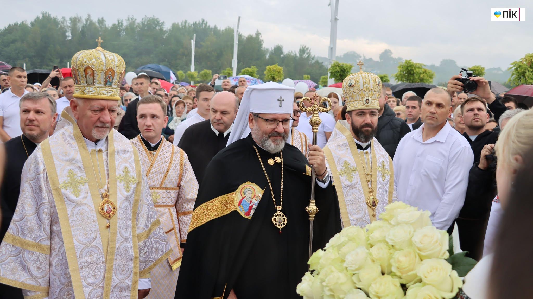 У Старуні освятили перший в Україні храм УГКЦ з підземною базилікою (ФОТОРЕПОРТАЖ) 6 533526623 1472126303915090 477703267126392068 n