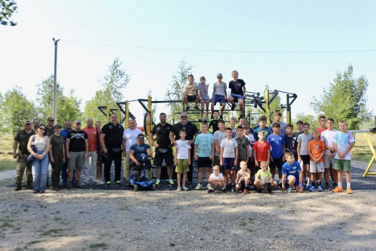 У Коломиї відкрили інклюзивний спортмайданчик «СтронгВоркаут» (ФОТО)