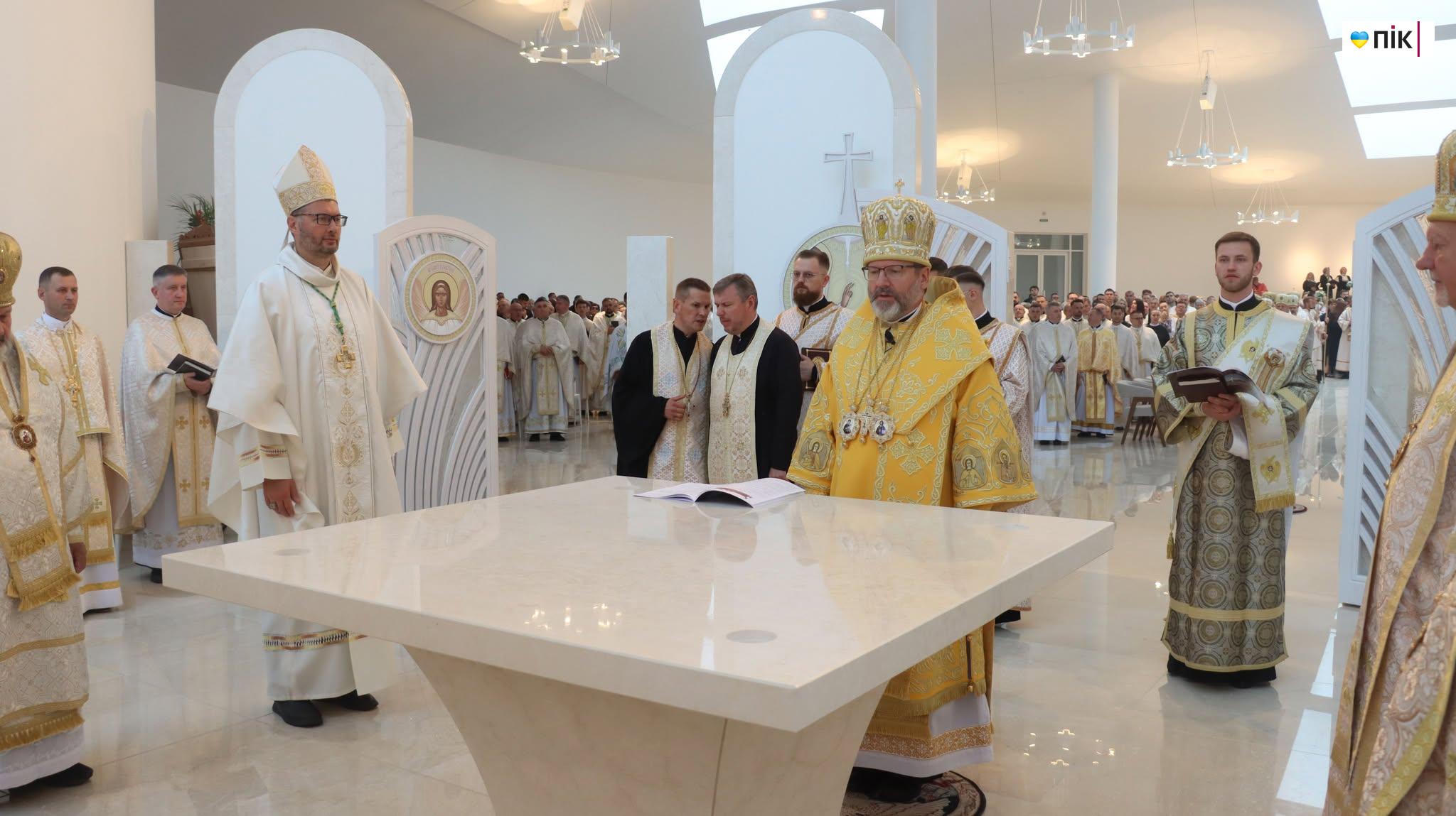 У Старуні освятили перший в Україні храм УГКЦ з підземною базилікою (ФОТОРЕПОРТАЖ) 22 535553733 570966042673178 8280464148964605233 n