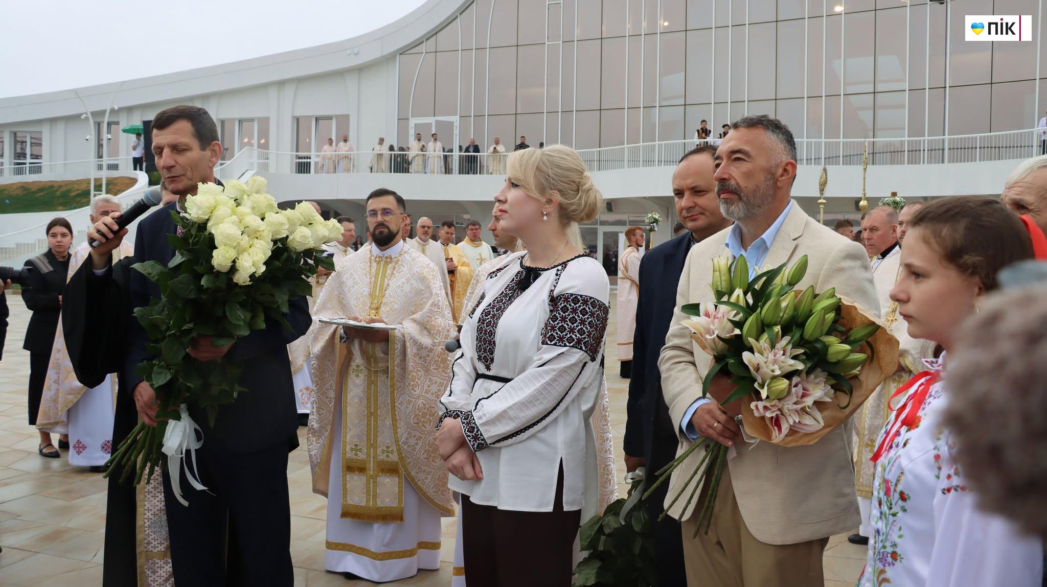 У Старуні освятили перший в Україні храм УГКЦ з підземною базилікою (ФОТОРЕПОРТАЖ) 7 535555507 1060768029603554 4194158949310775143 n