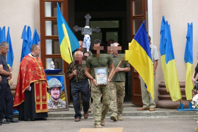 На Калущині попрощалися із 22-річним бійцем Станіславом Яворським (ФОТО) 10 536286114 1177687327726635 3018485062788093631 n