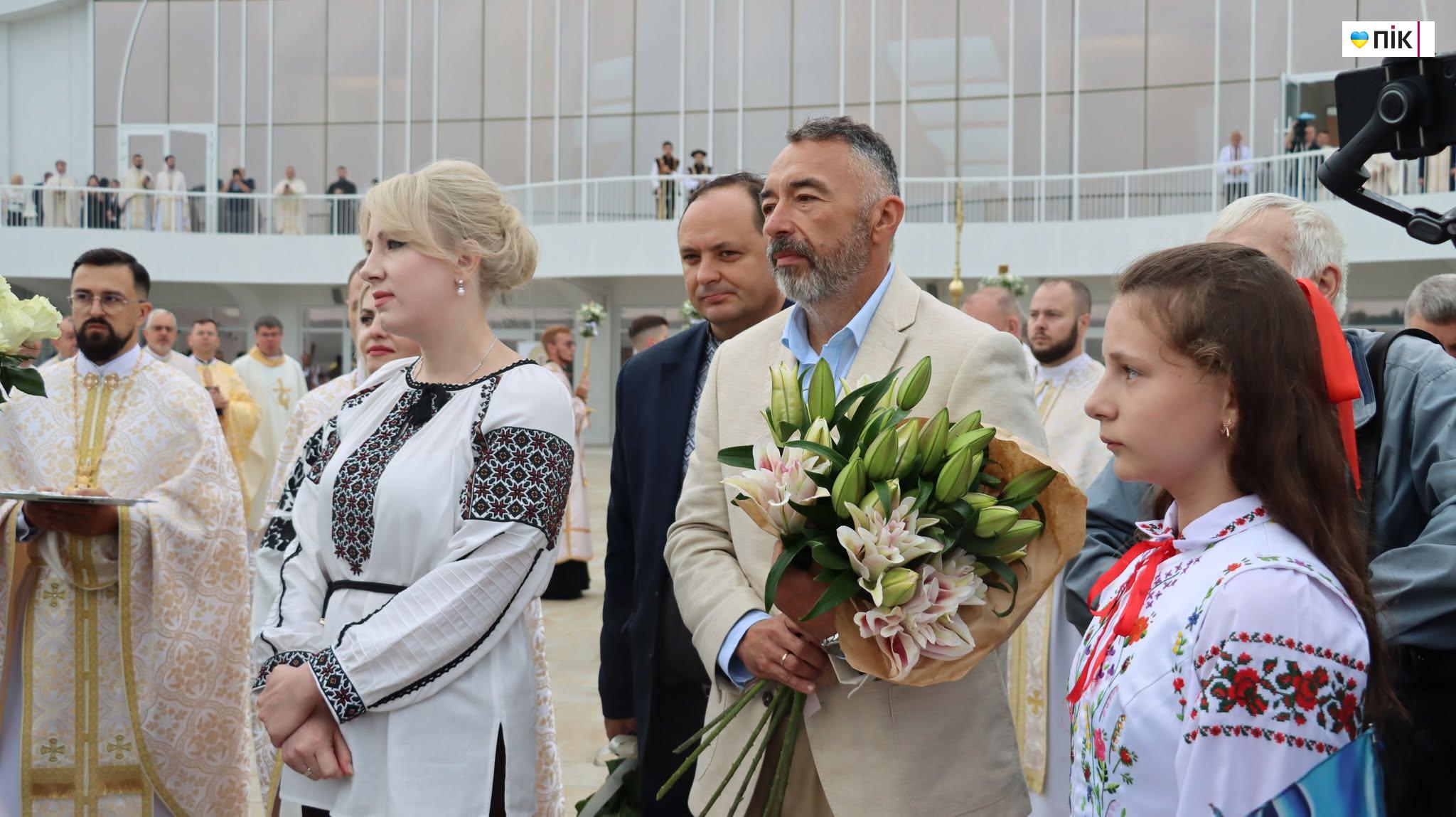 У Старуні освятили перший в Україні храм УГКЦ з підземною базилікою (ФОТОРЕПОРТАЖ) 3 536353602 4191810937810291 2339864427262038825 n