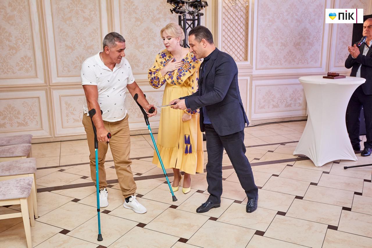 Понад 5 мільйонів зібрали на благодійному аукціоні на Івано-Франківщині (ФОТОРЕПОРТАЖ) 17 536546988 792176549813885 7333338025383398437 n 1