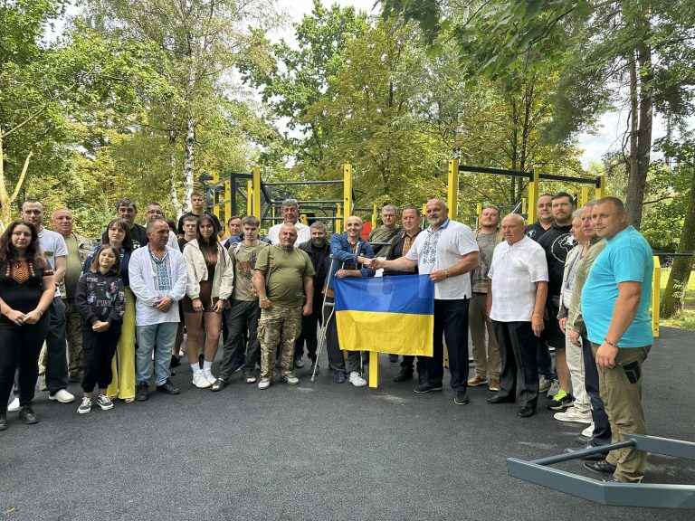 У Надвірній відкрили інклюзивний спортивний майданчик «СтронгВоркаут» (ФОТО)