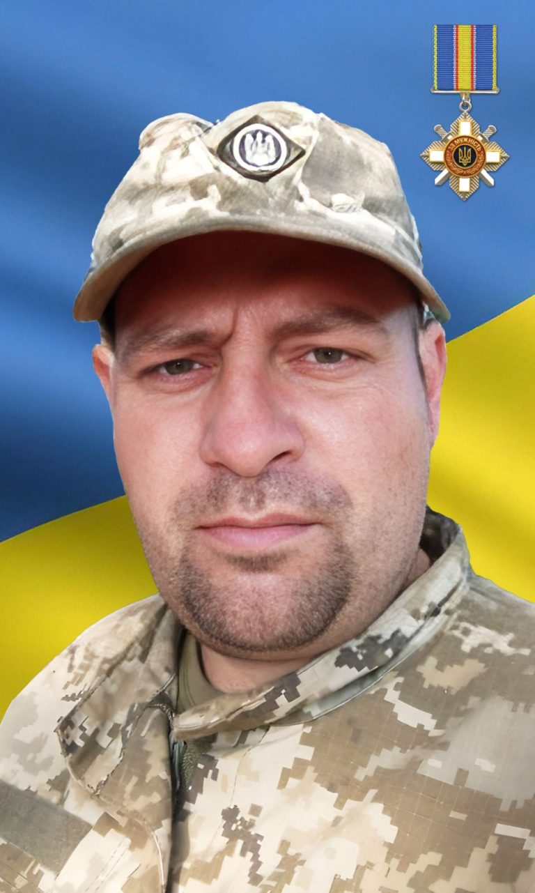 Орденом «За мужність» посмертно нагородили прикарпатця Олега Міга (ФОТО) 10 539869424 1077305057911954 4148740415433631084 n 1