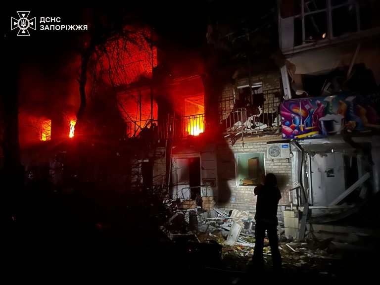 Вночі ворог завдав щонайменше 12 ударів по Запоріжжю: наслідки атаки (ФОТО) 13 Вночі ворог завдав щонайменше 12 ударів по Запоріжжю: наслідки атаки (ФОТО)