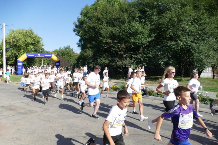 У Калуші 260 людей долучилися до пам'ятного забігу за полеглих захисників (ФОТО) 6 У Калуші 260 людей дочулися до пам'ятного забігу за полеглих захисників (ФОТО)