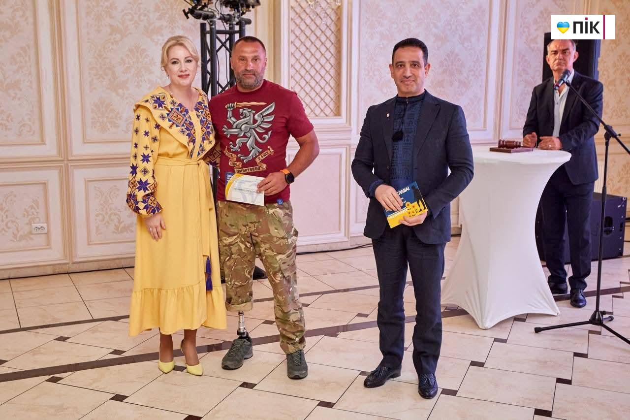 Понад 5 мільйонів зібрали на благодійному аукціоні на Івано-Франківщині (ФОТОРЕПОРТАЖ) 16 FB IMG 1755893955073