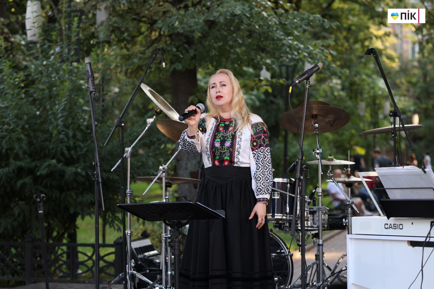 Люди Прикарпаття: благодійний концерт “На шапку” в Івано-Франківську (ФОТО) 54 G71A3274 resize