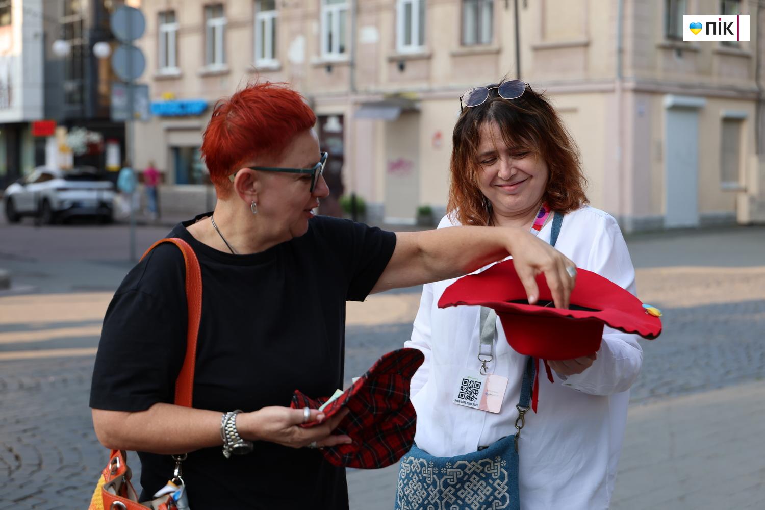 Люди Прикарпаття: благодійний концерт “На шапку” в Івано-Франківську (ФОТО) 64 G71A3458 resize