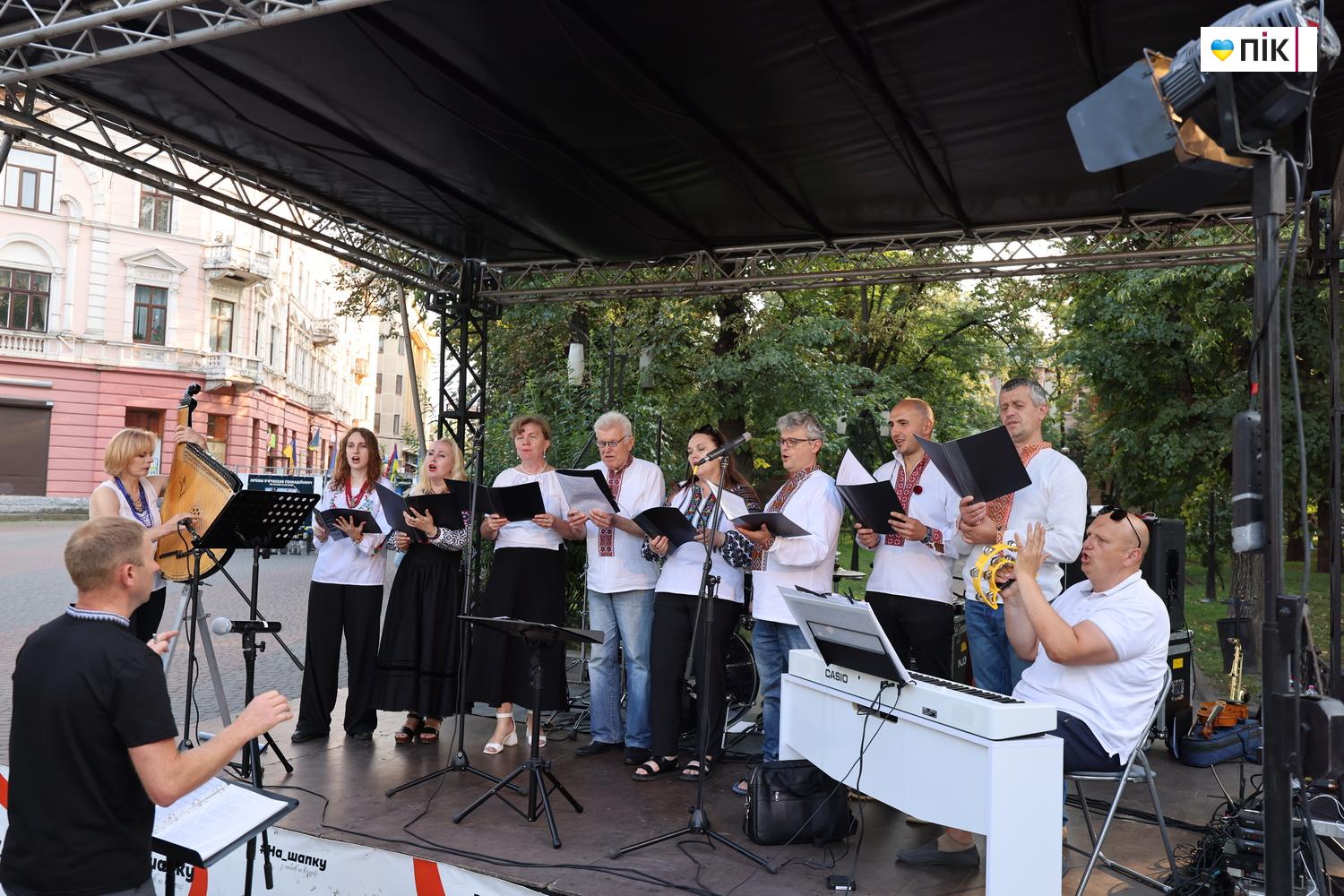 Люди Прикарпаття: благодійний концерт “На шапку” в Івано-Франківську (ФОТО) 62 G71A3559 resize