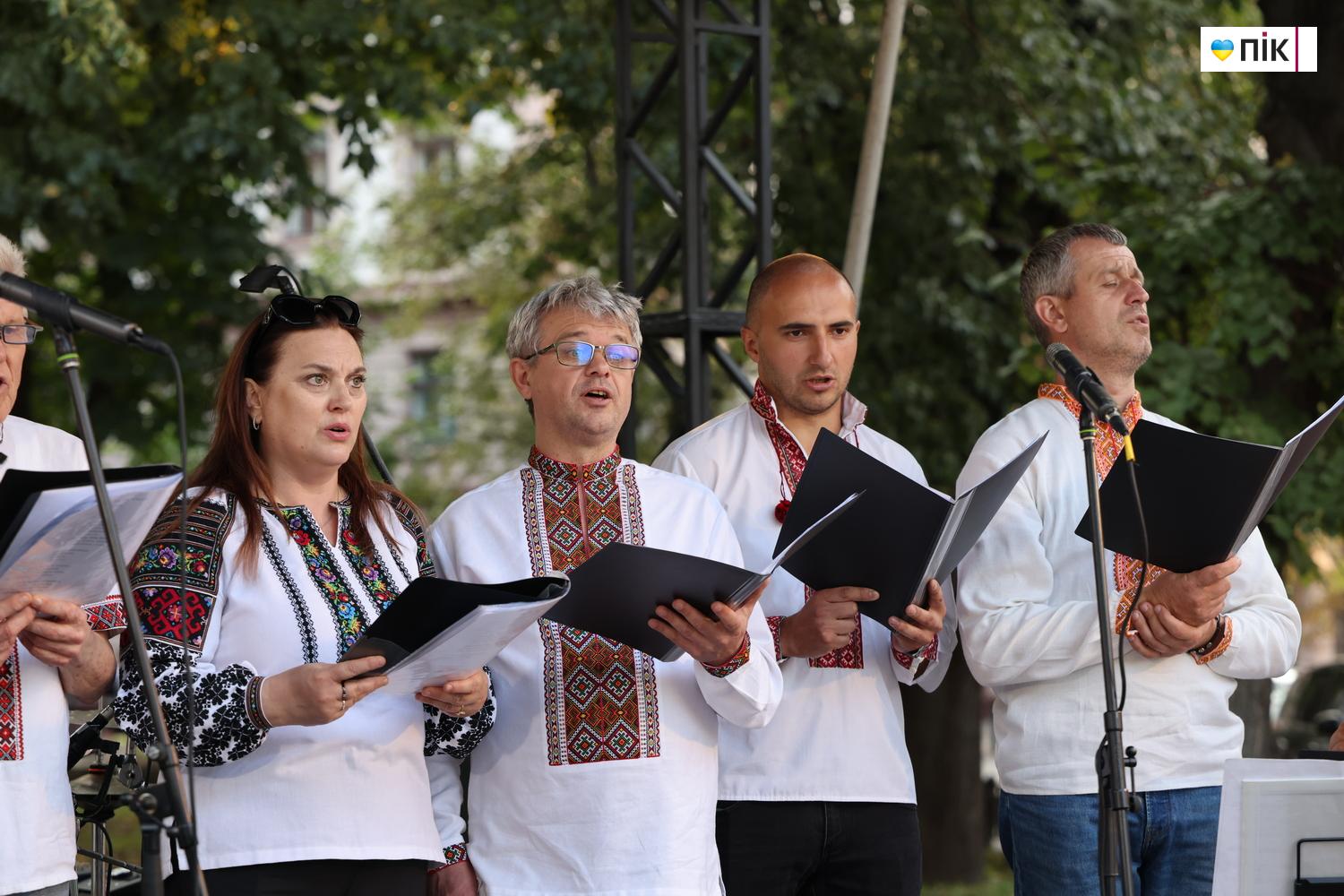 Люди Прикарпаття: благодійний концерт “На шапку” в Івано-Франківську (ФОТО) 41 G71A3954 resize