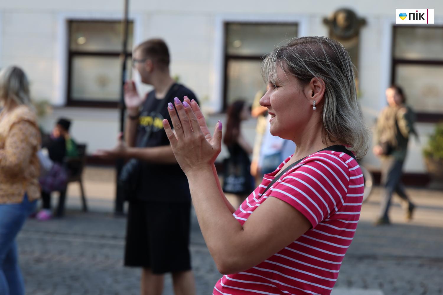 Люди Прикарпаття: благодійний концерт “На шапку” в Івано-Франківську (ФОТО) 50 G71A4080 resize