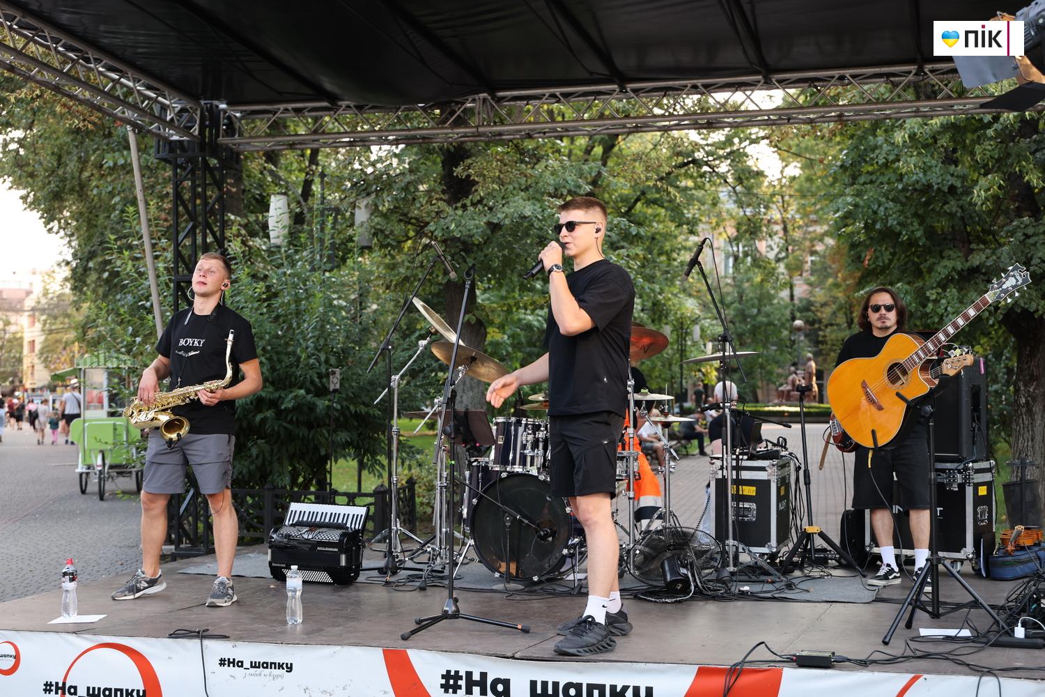 Люди Прикарпаття: благодійний концерт “На шапку” в Івано-Франківську (ФОТО) 38 G71A4255 resize