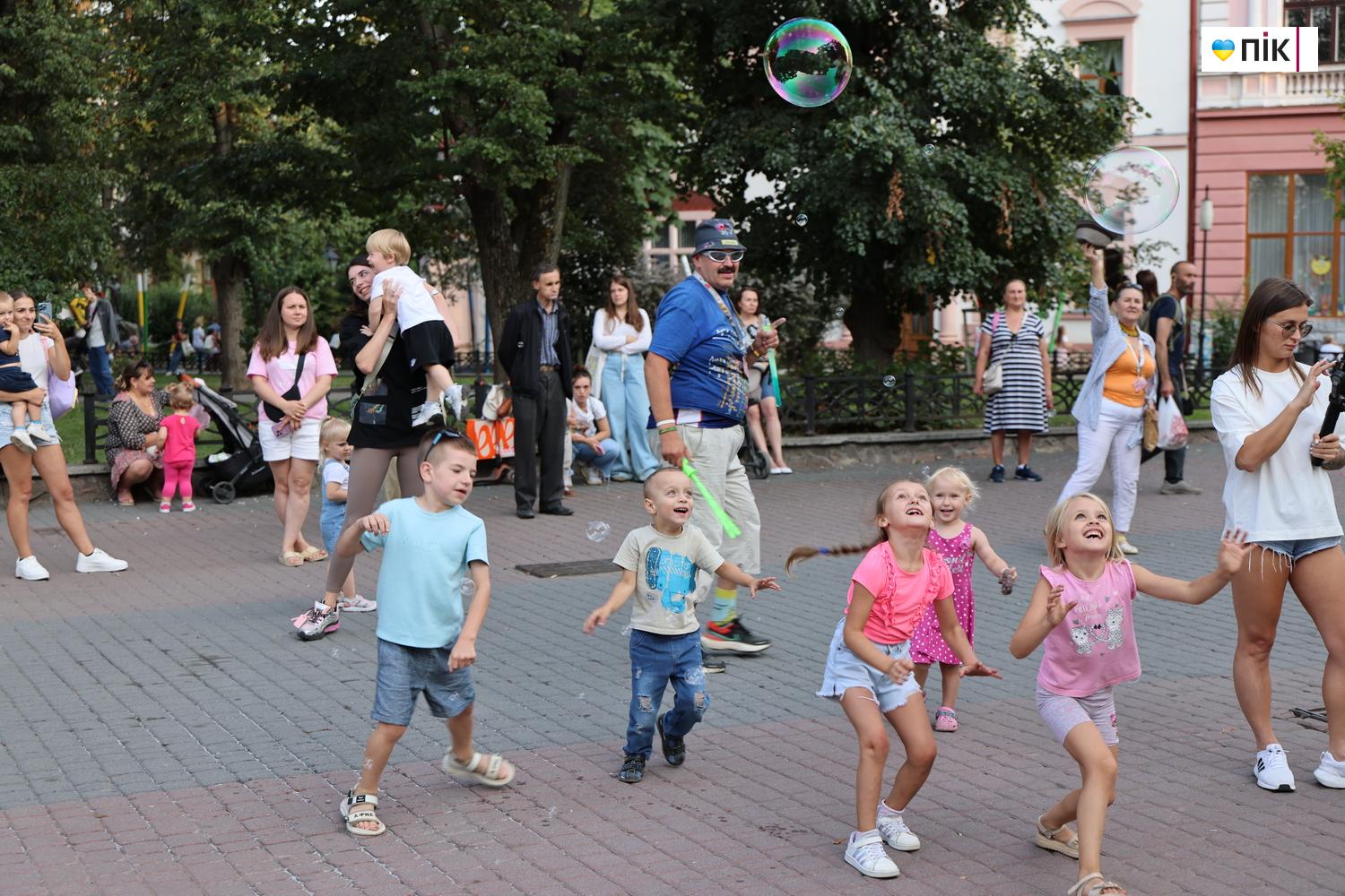 Люди Прикарпаття: благодійний концерт “На шапку” в Івано-Франківську (ФОТО) 37 G71A4259 resize