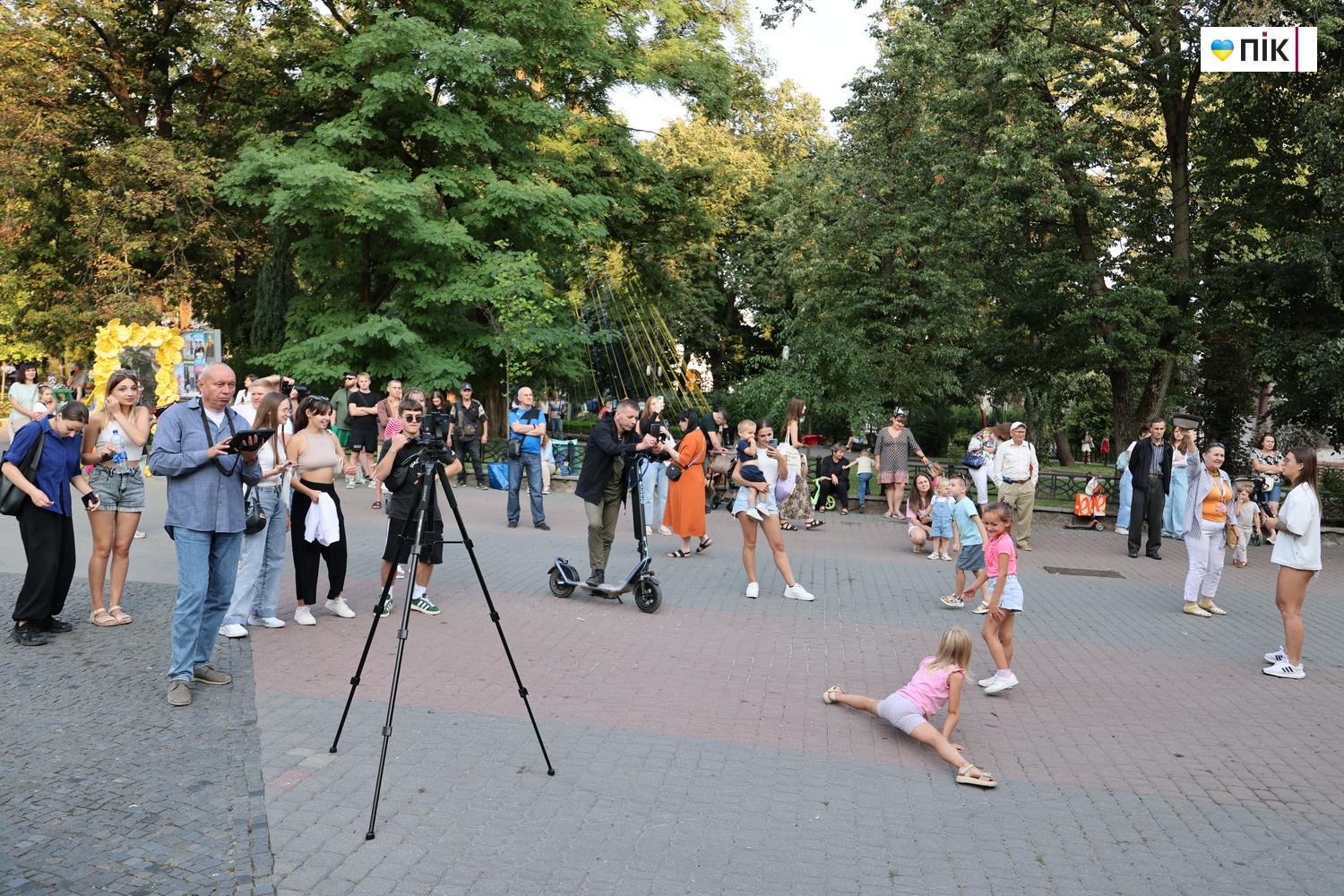 Люди Прикарпаття: благодійний концерт “На шапку” в Івано-Франківську (ФОТО) 33 G71A4490 resize