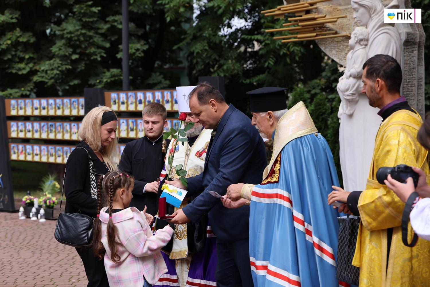 Люди Прикарпаття: День Незалежності в Івано-Франківську (ФОТО) 2 G71A4820 resize