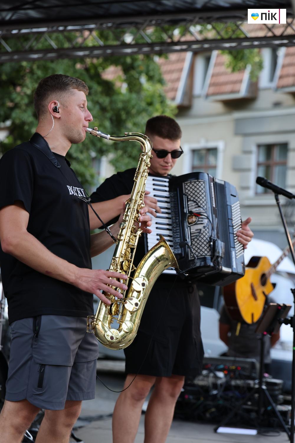 Люди Прикарпаття: благодійний концерт “На шапку” в Івано-Франківську (ФОТО) 16 G71A5312 resize