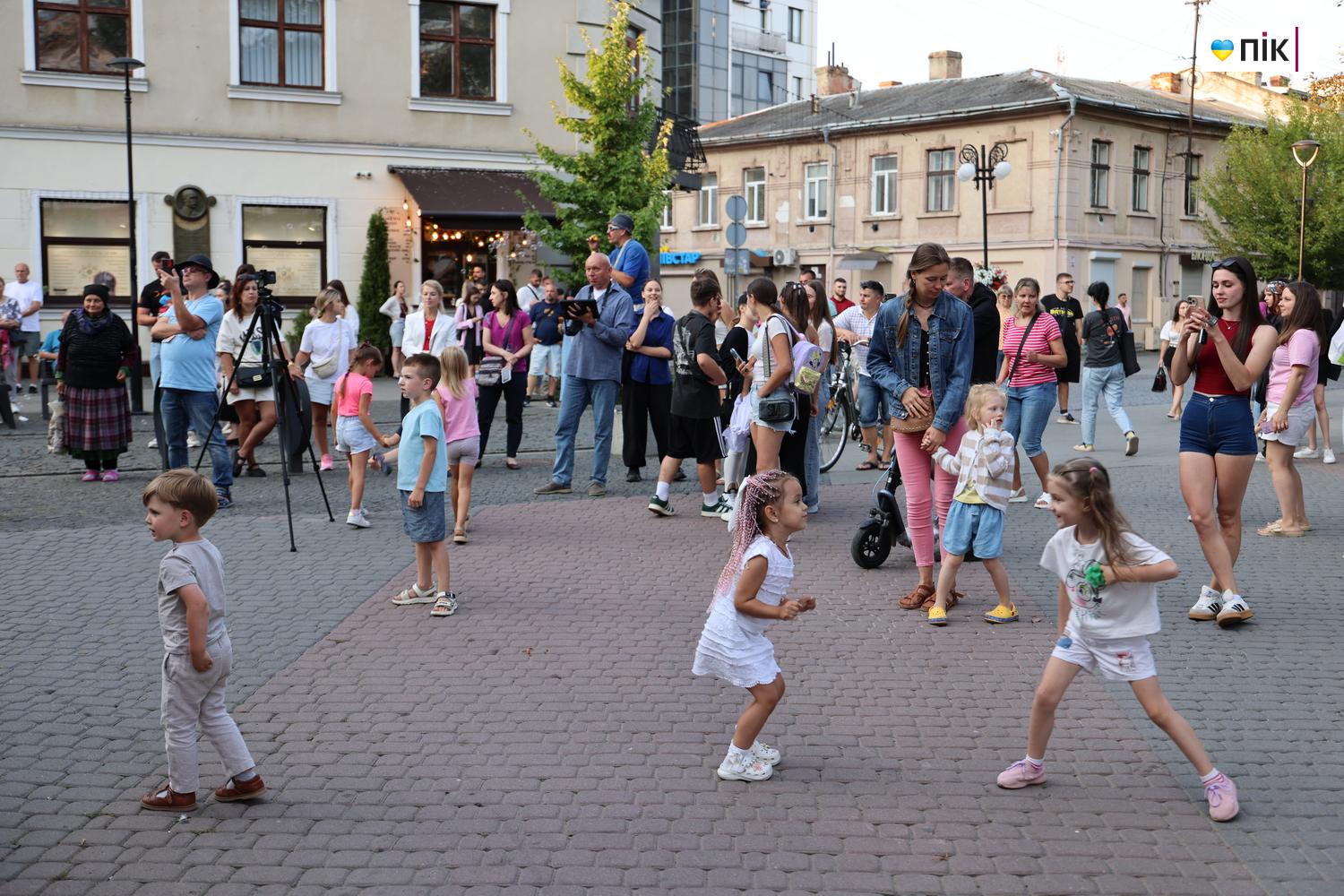 Люди Прикарпаття: благодійний концерт “На шапку” в Івано-Франківську (ФОТО) 14 G71A5421 resize