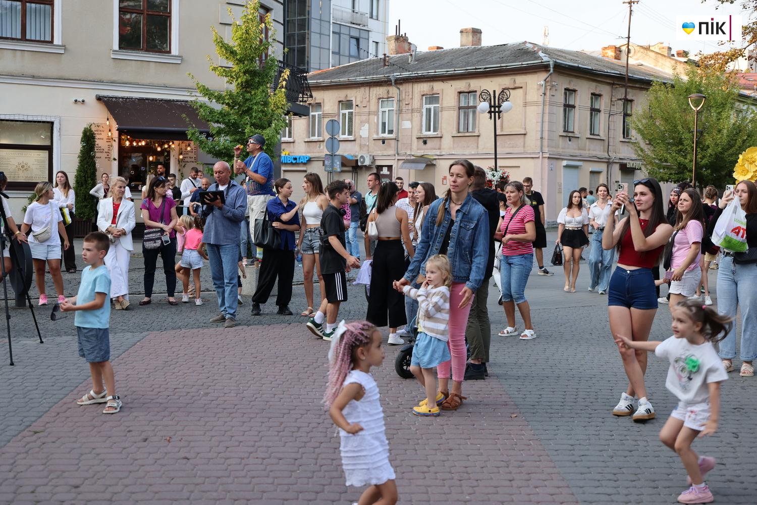 Люди Прикарпаття: благодійний концерт “На шапку” в Івано-Франківську (ФОТО) 13 G71A5428 resize