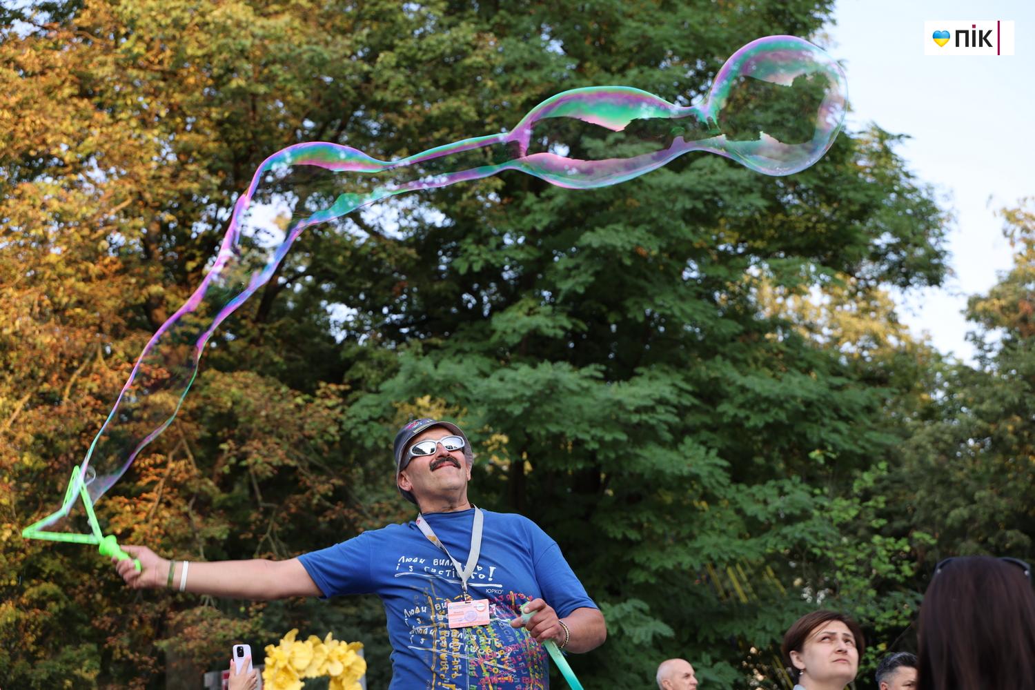 Люди Прикарпаття: благодійний концерт “На шапку” в Івано-Франківську (ФОТО) 5 G71A5729 resize