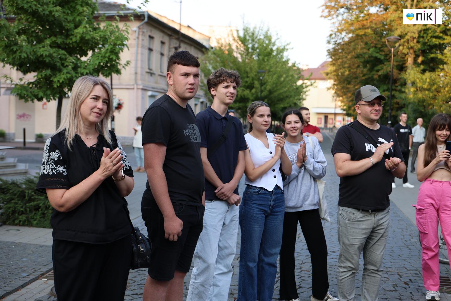 Люди Прикарпаття: благодійний концерт “На шапку” в Івано-Франківську (ФОТО) 9 G71A5861 resize
