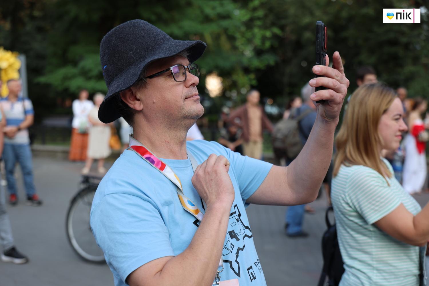 Люди Прикарпаття: благодійний концерт “На шапку” в Івано-Франківську (ФОТО) 4 G71A5903 resize