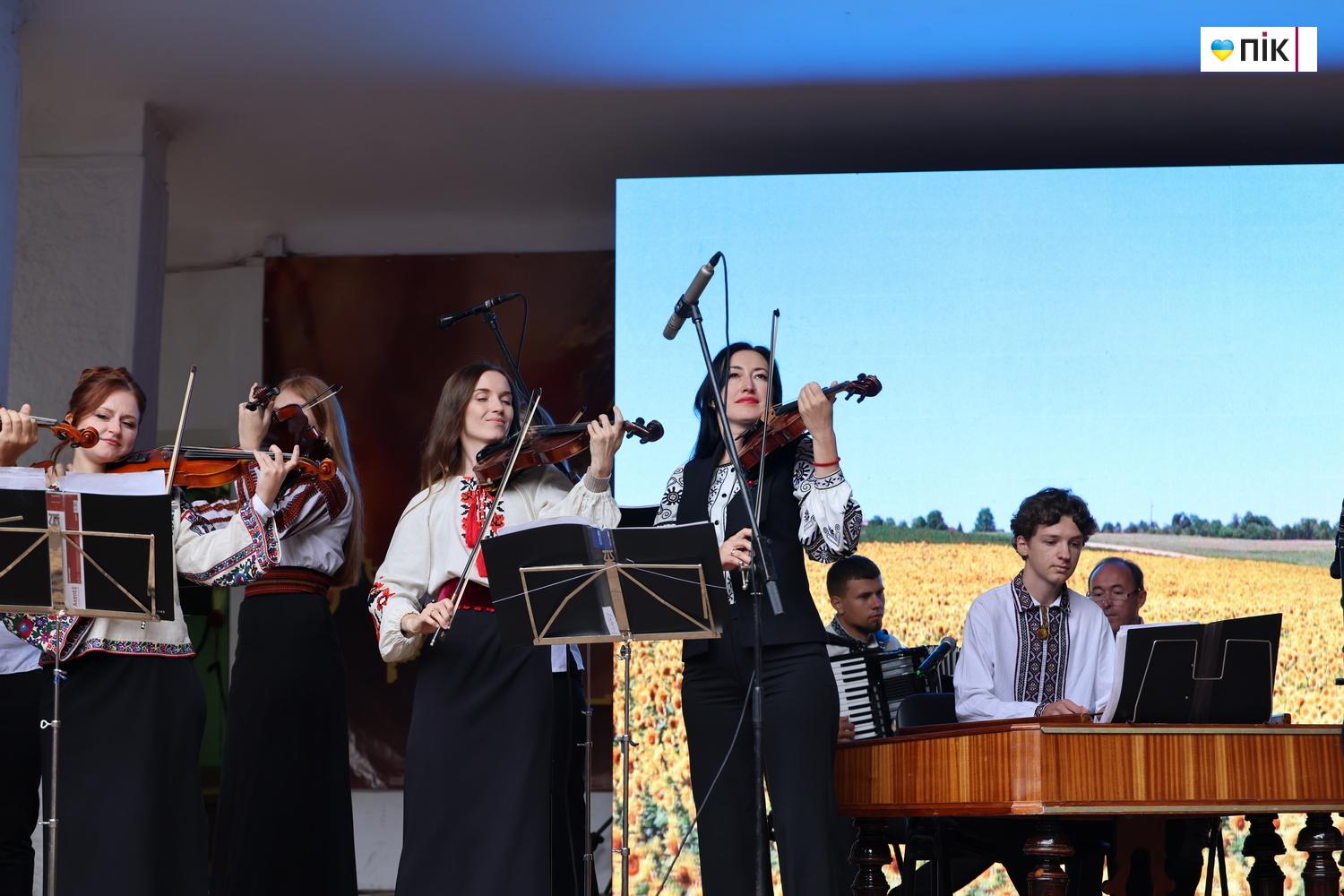 Люди Прикарпаття: День Незалежності в Івано-Франківську (ФОТО) 20 G71A6041 resize