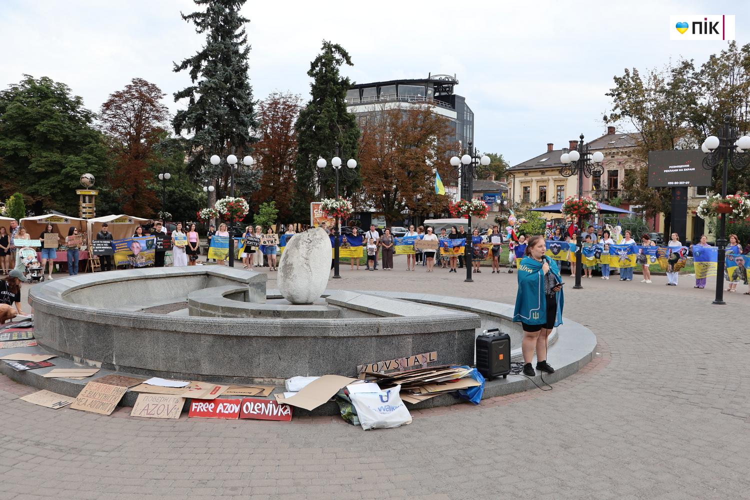 У Франківську пройшла акція на підтримку військовополонених (ФОТО) 22 IMG 9716 resize 1