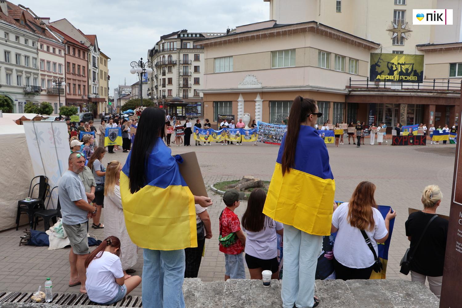 У Франківську пройшла акція на підтримку військовополонених (ФОТО) 16 IMG 9954 resize