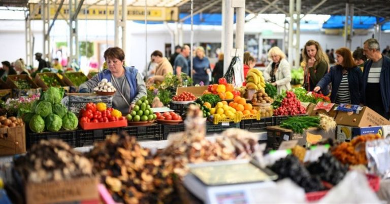 Які фрукти краще не купувати на сонці: пояснення Держпродспоживслужби