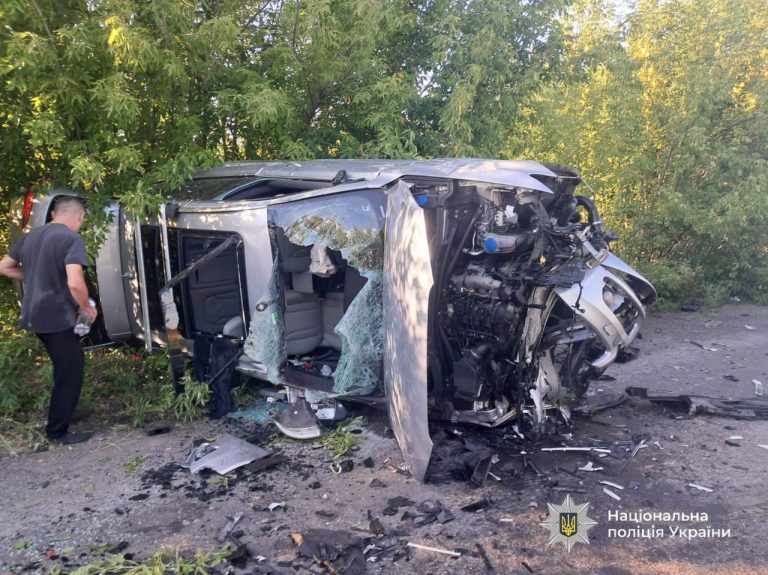 Лобове зіткнення на Прикарпатті: п’ятеро людей у лікарні (ФОТО) 5 photo 2025 08 27 20 42 35